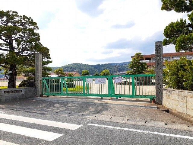 物件外観写真3　(荏原小学校まで1350m)