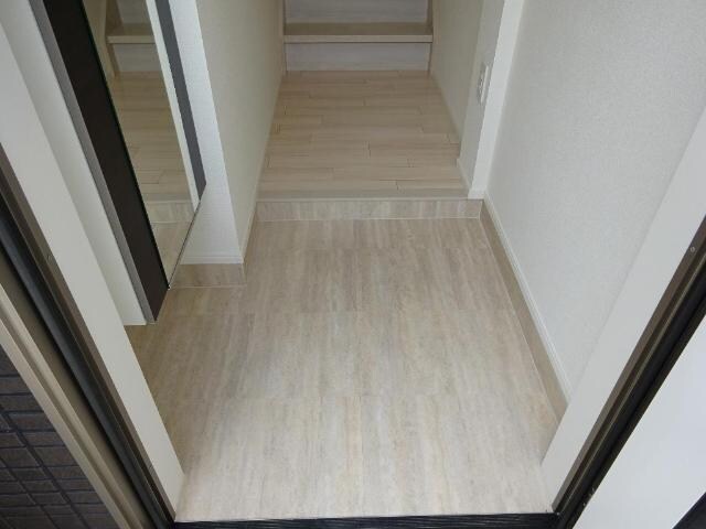 物件内観写真18　(玄関)