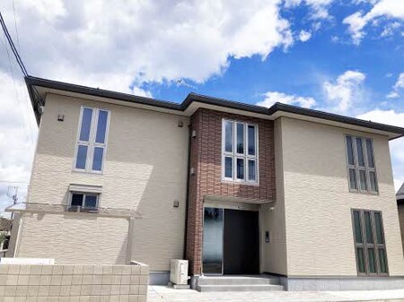 シャーメゾンスリースター外観写真