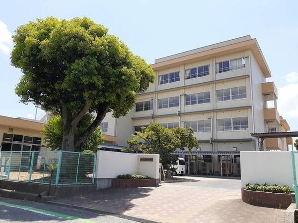 周辺環境(日吉台小学校まで350m)