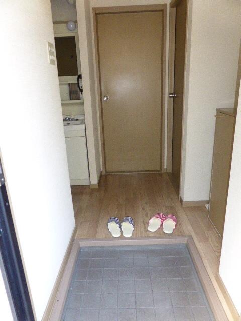 物件内観写真14　(玄関)