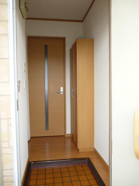 物件内観写真8　(玄関)