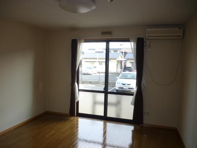 物件内観写真3　(洋室)