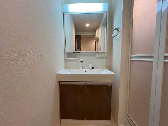 物件内観写真10　(洗髪洗面化粧台)