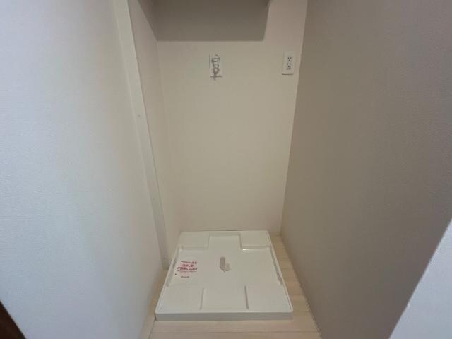 物件内観写真11　(洗濯機置場)