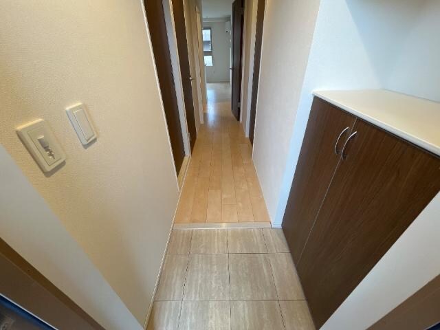 物件内観写真18　(玄関)