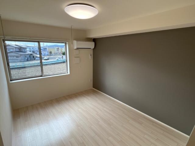 物件内観写真4　(リビング)