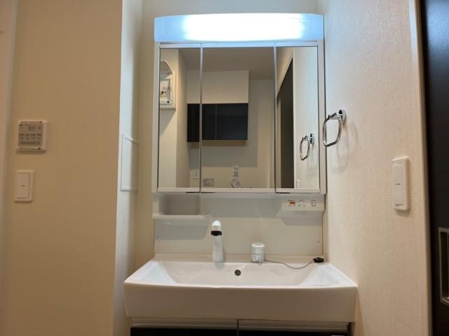 物件内観写真10　(洗髪洗面化粧台)