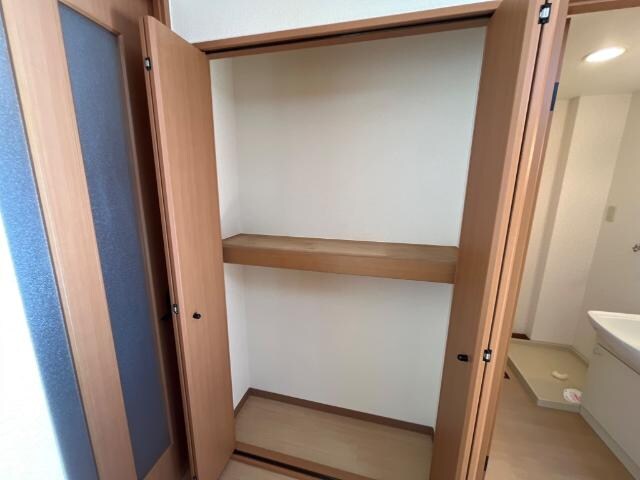 物件内観写真16　(ダイニング収納（イメージ）)