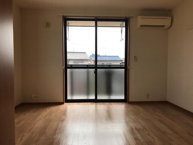 物件内観写真2　(洋室)