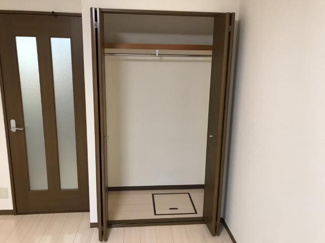 物件内観写真5　(クローゼット)