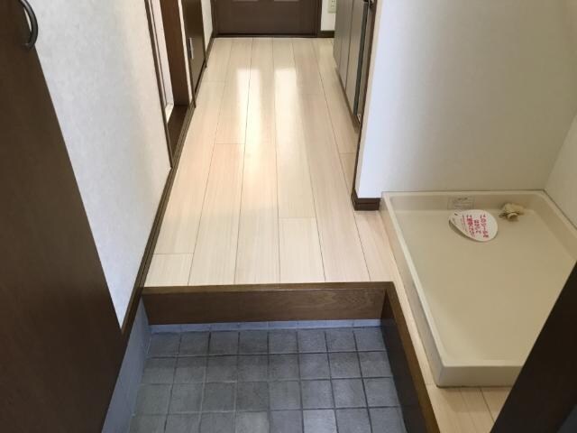 物件内観写真11　(玄関)