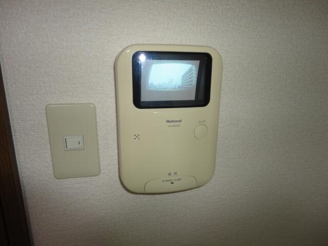 物件内観写真15　(カメラ付インターホン)