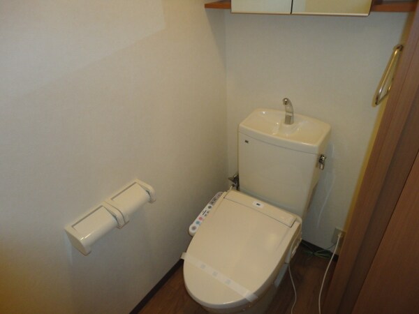 トイレ(シャワー付トイレ)