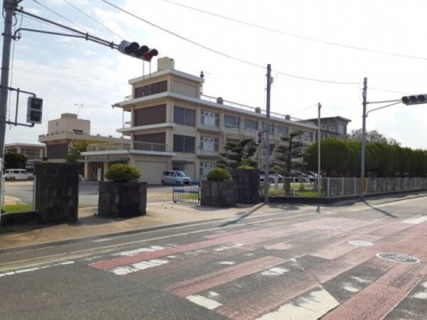 周辺環境(井原市立木之子小学校 980m)