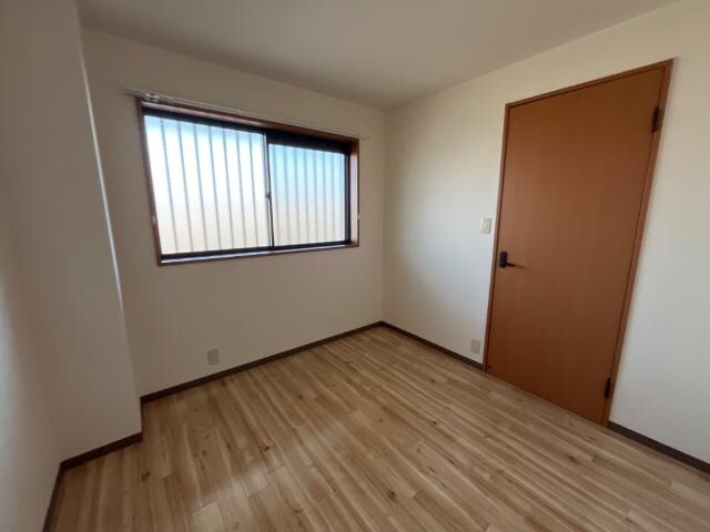 物件内観写真16　(洋室)