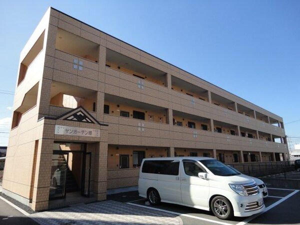 駐車場(外観写真（昼）)