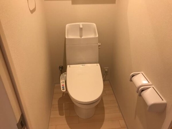 トイレ(シャワー付トイレ)