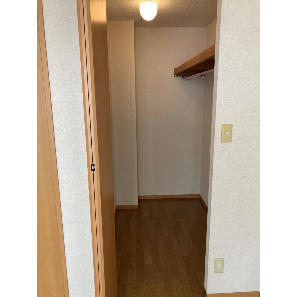 物件内観写真10　(収納)