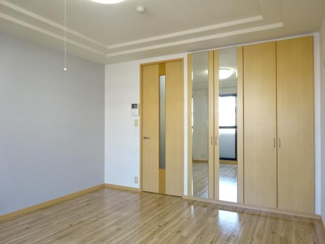 物件内観写真3　(洋室)