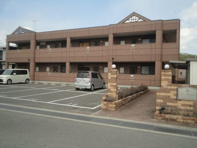 物件内観写真8　(外観写真（昼）)