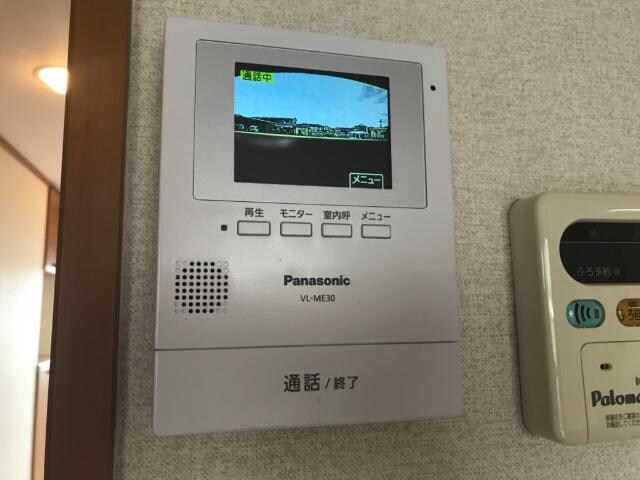 物件内観写真15　(カメラ付インターホン)