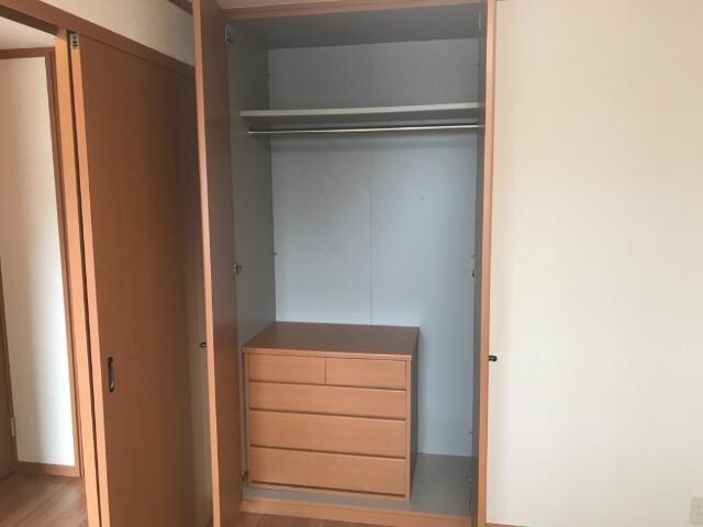 物件内観写真21　(西洋室クローゼット)