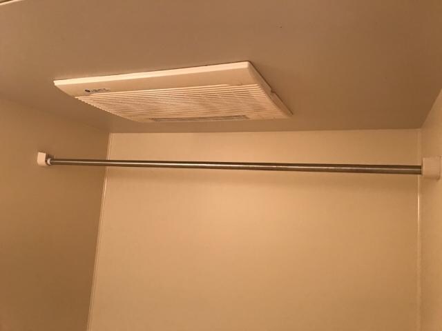 物件内観写真25　(暖房付浴室換気扇)