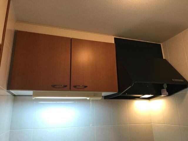 物件内観写真15　(吊り戸棚)