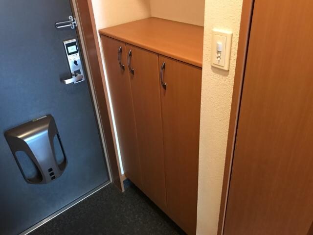 物件内観写真18　(下駄箱)
