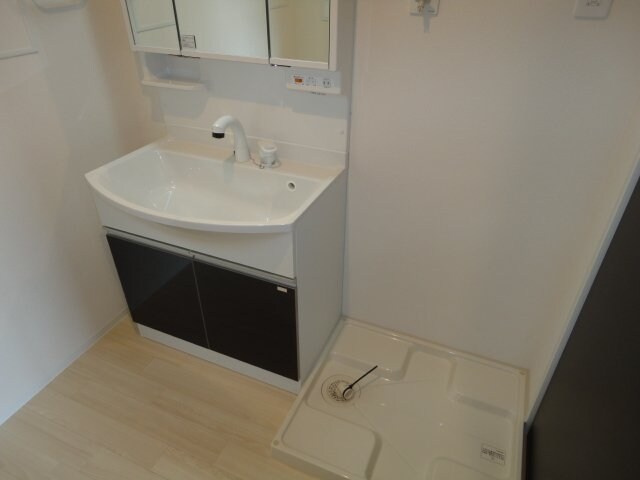 物件内観写真15　(洗髪洗面化粧台)