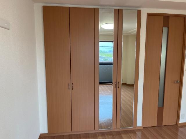 物件内観写真5　(クローゼット)