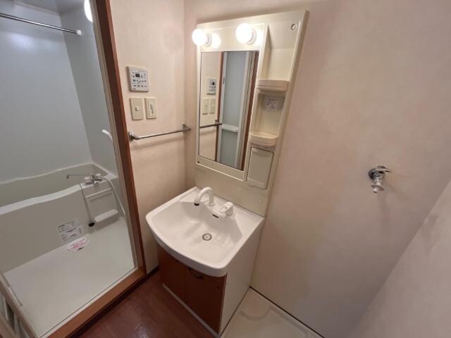 物件内観写真9　(洗髪洗面化粧台)