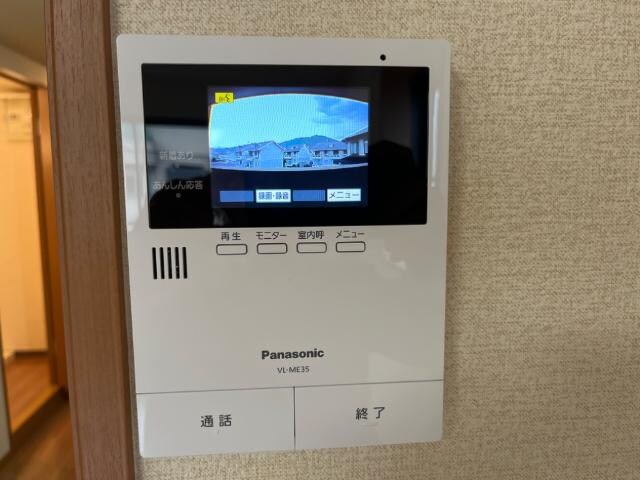 物件内観写真15　(カメラ付インターホン)