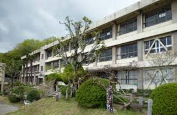 周辺環境(福山市立道上小学校 1485m)