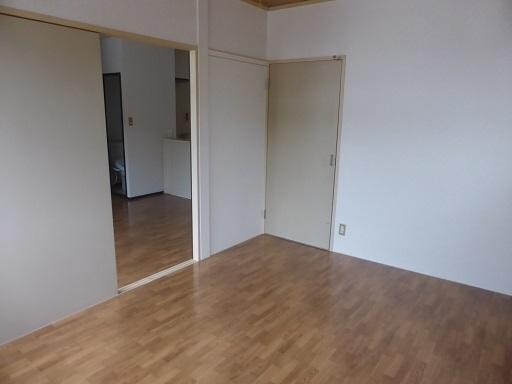 物件内観写真9　(洋室)