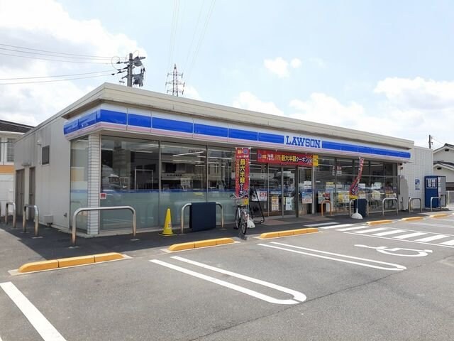 物件外観写真3　(ローソン井原警察署前店まで350m)