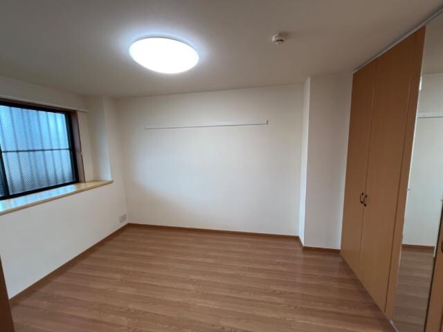物件内観写真13　(洋室)