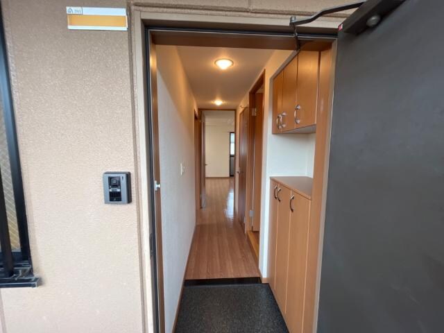 物件内観写真28　(玄関)