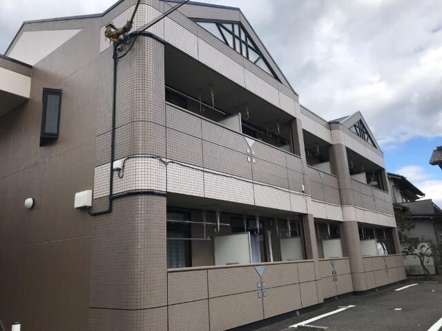 物件外観写真1　(外観写真（昼）)