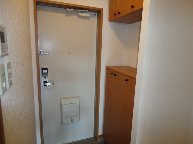 物件内観写真27　(玄関)