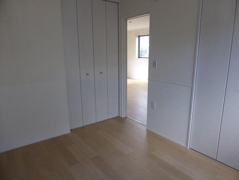 物件内観写真4　(洋室)