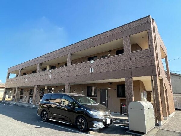 駐車場(外観写真（昼）)