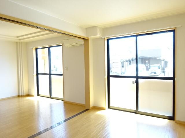 物件内観写真11　(洋室(6.1帖))