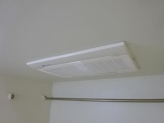 物件内観写真17　(浴室乾燥機)