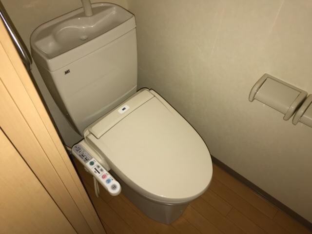 物件内観写真16　(シャワー付トイレ)