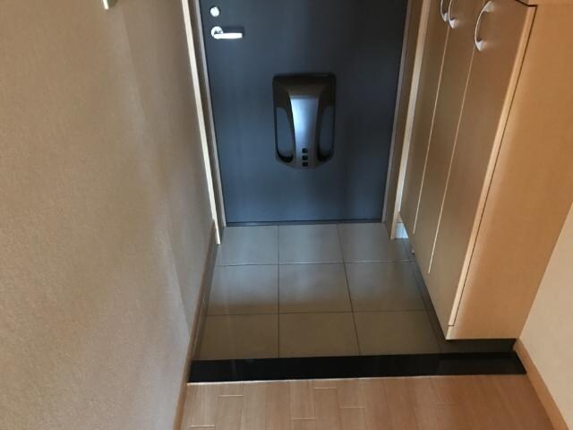 物件内観写真17　(玄関)