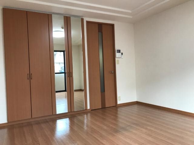 物件内観写真4　(洋室)