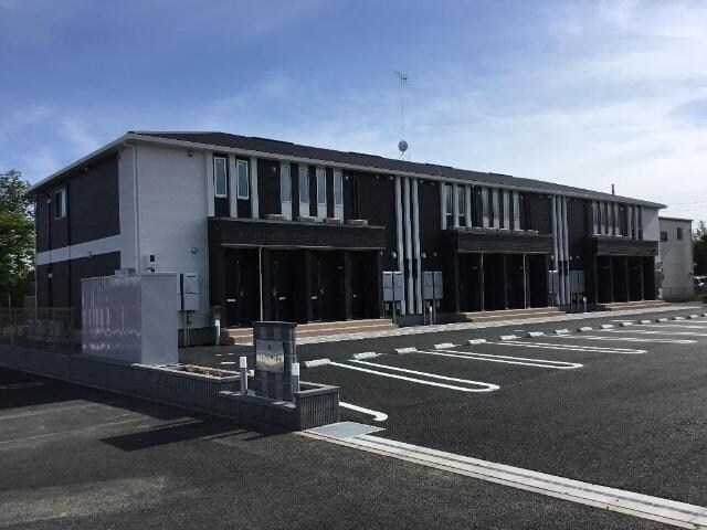 物件外観写真2　(同型タイプ)