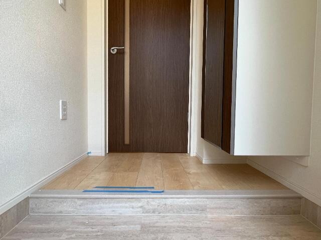 物件内観写真16　(玄関（イメージ）)